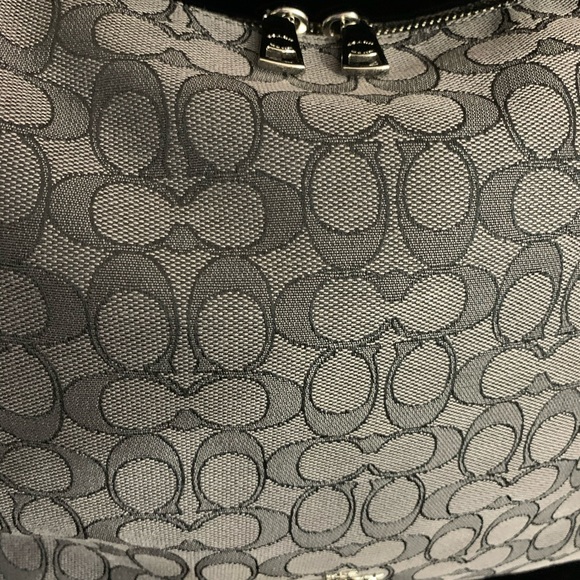 ❌SOLD❌Coach canvas and leather purse - Picture 14 of 15